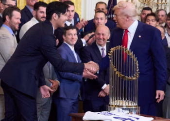 Shohei ohtani meets donald trump